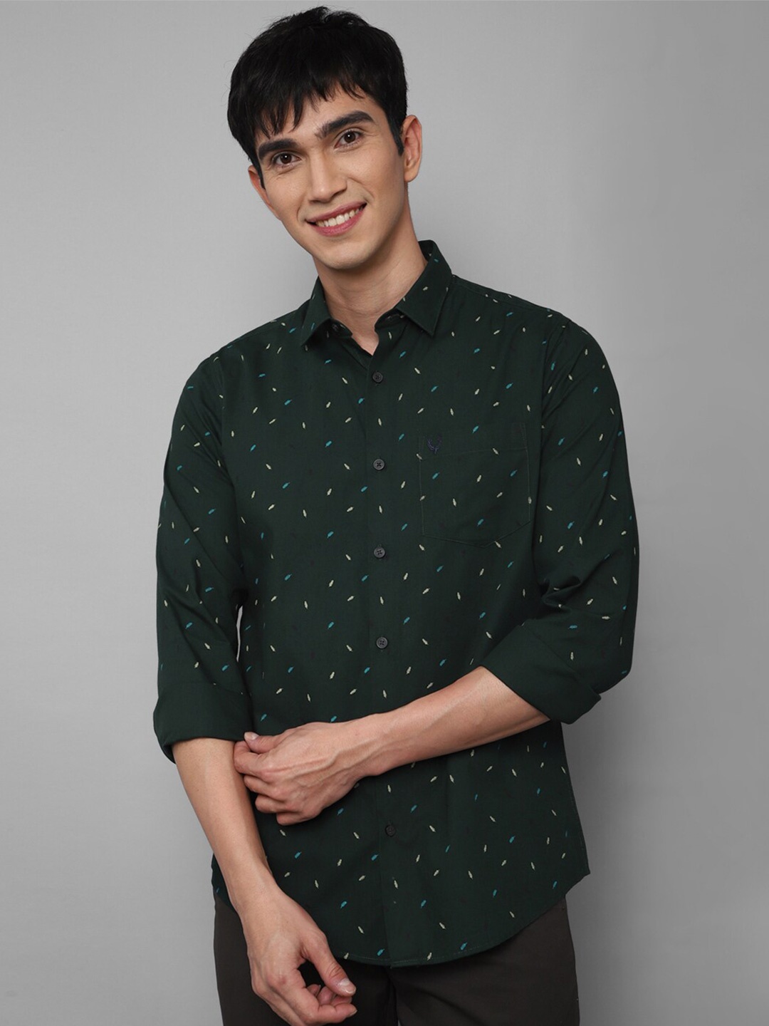 

Allen Solly Men Green Slim Fit Printed Casual Shirt