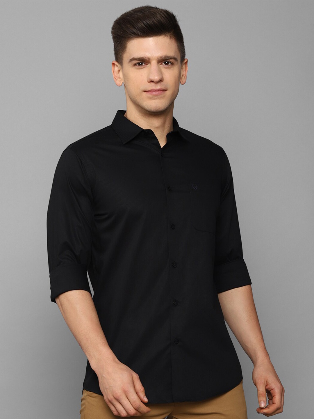 

Allen Solly Men Black Solid Slim Fit Cotton Casual Shirt