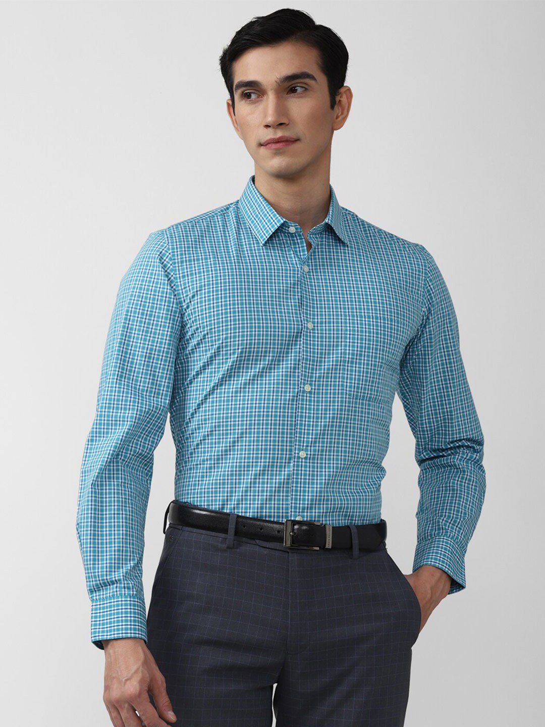 

Peter England Men Blue Slim Fit Checked Formal Shirt