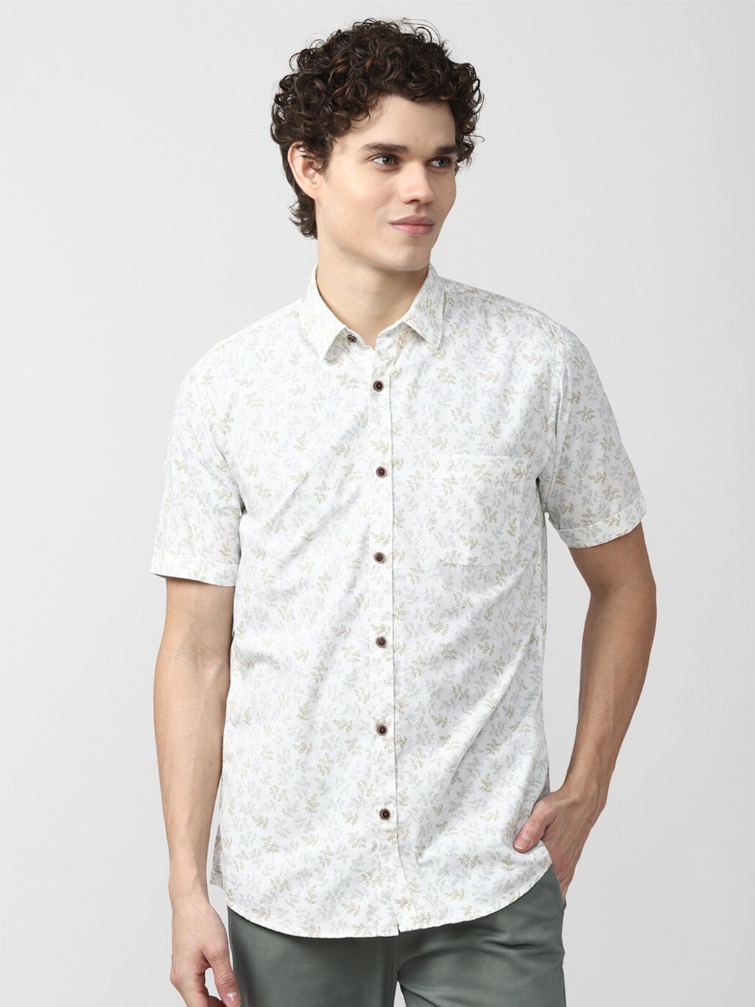 

Peter England Casuals Men White Slim Fit Printed Casual Shirt