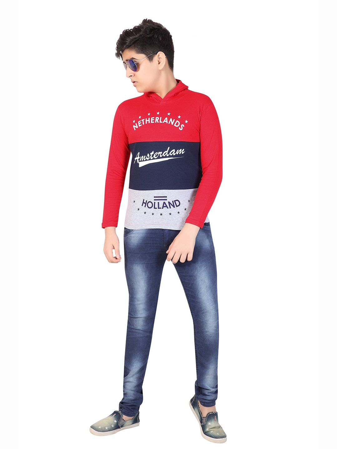 

MIST N FOGG Boys Red & Navy Blue Typography Printed T-shirt