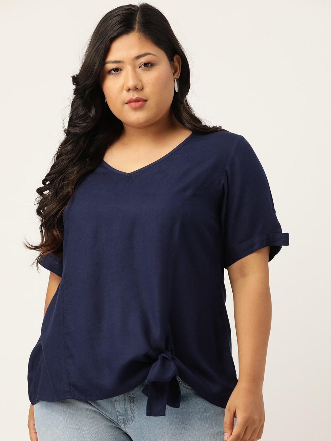 

theRebelinme Navy Blue Top