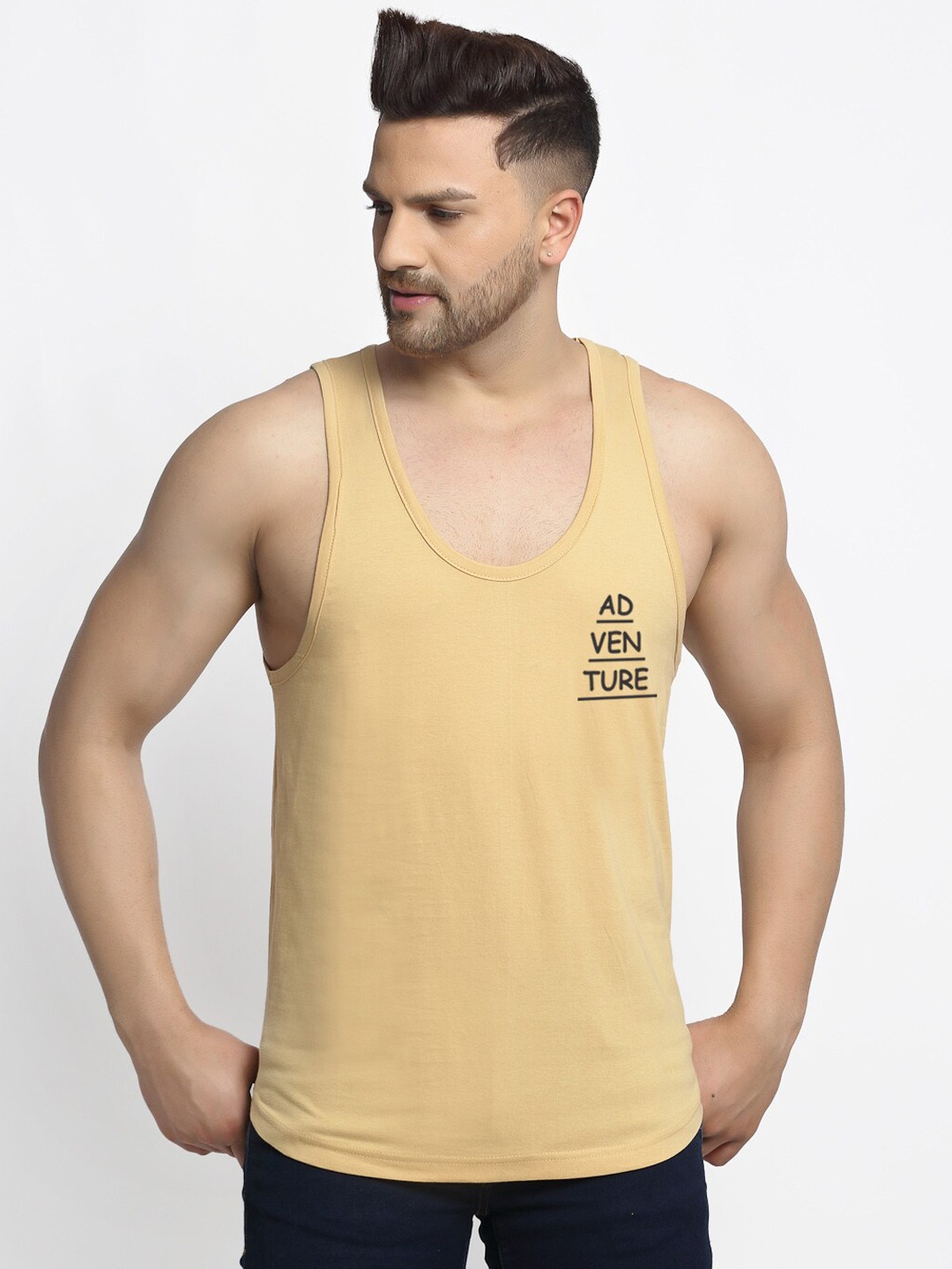 

Friskers Men Beige Printed Apple Cut Sleeveless Gym Vest