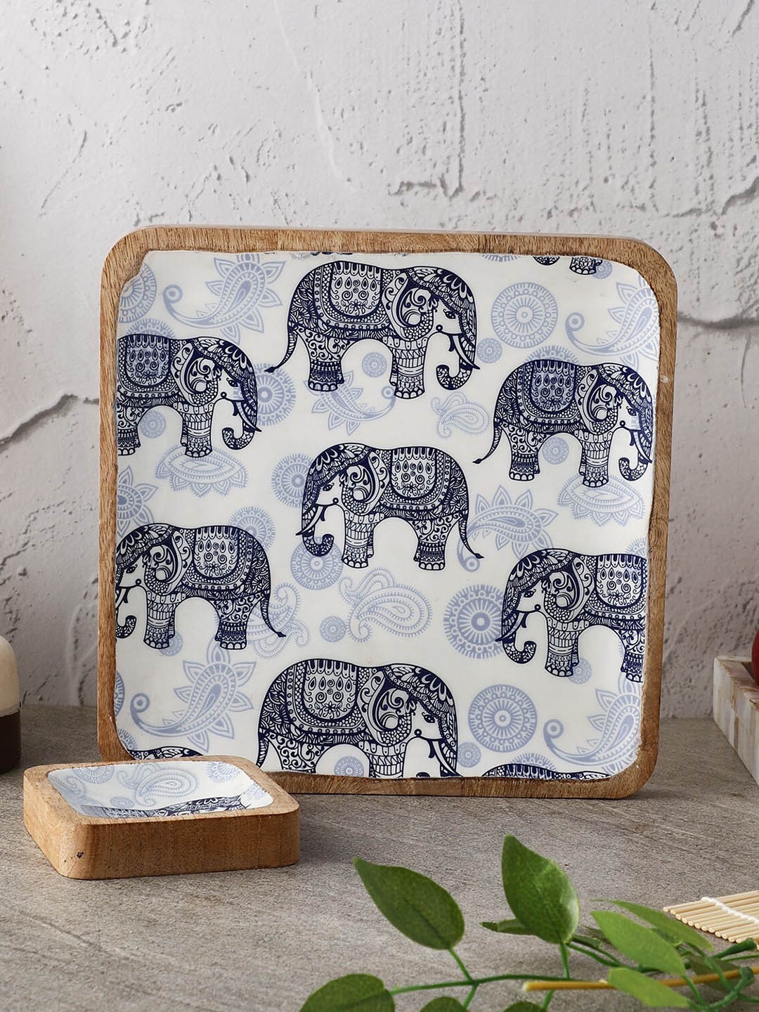 

The Decor Mart Blue Printed Serveware