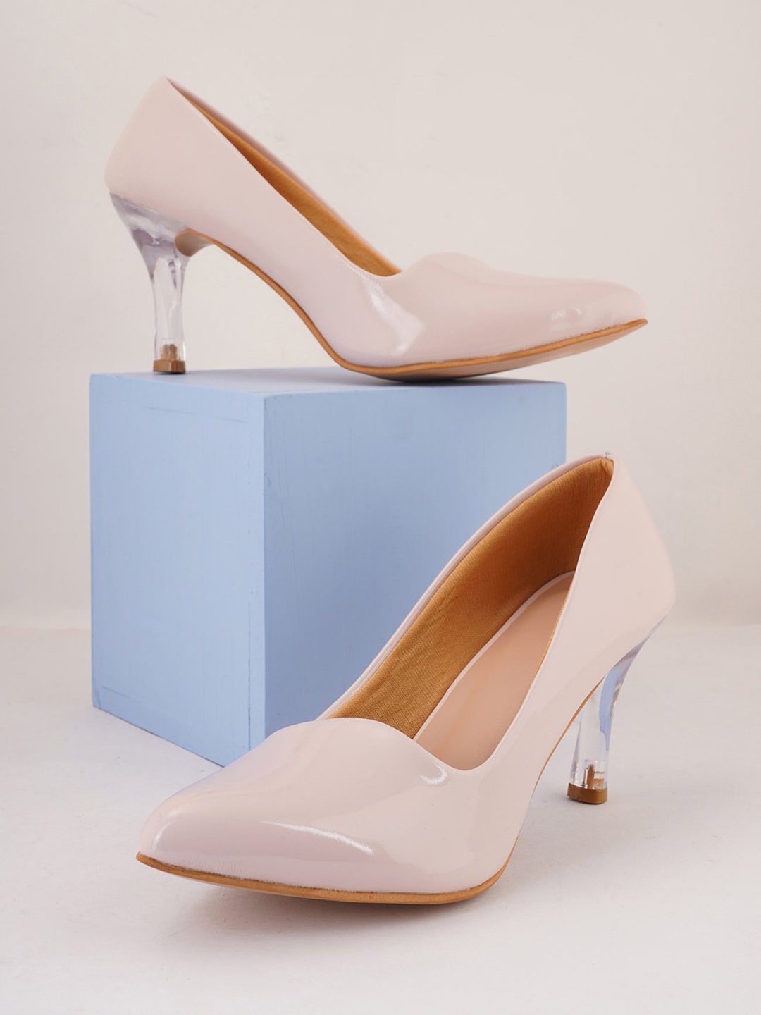 

Walkfree Women Purple Kittien Pointed Pumps