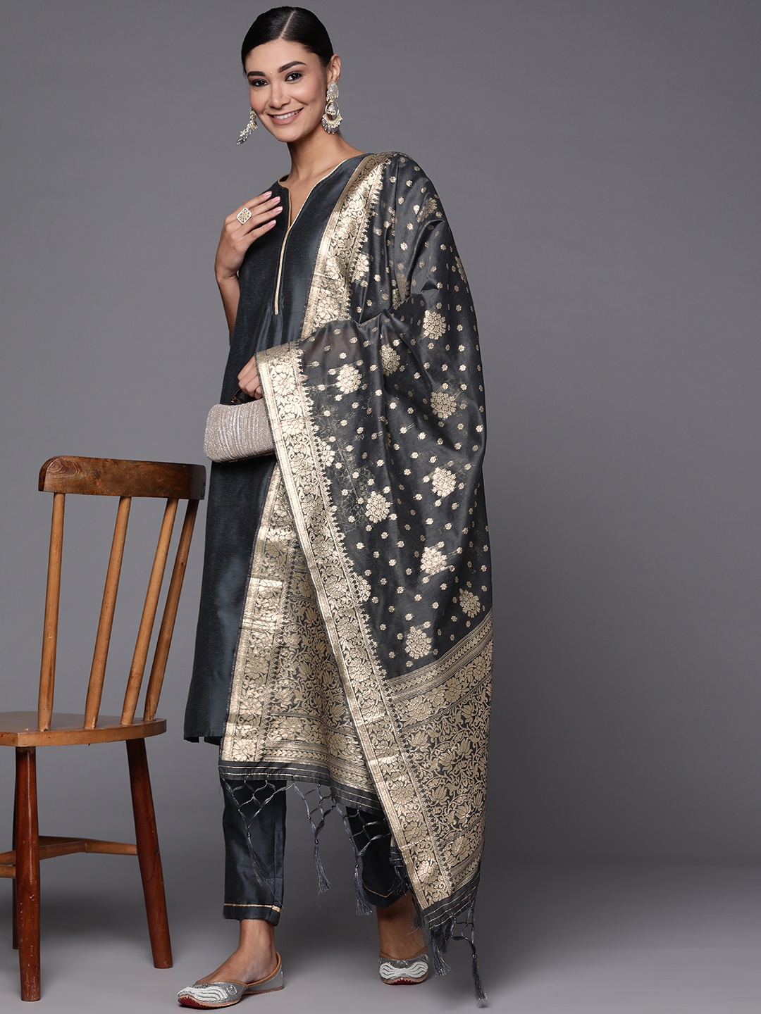 

Inddus Black & Gold-Toned Ethnic Motifs Woven Design Dupatta with Zari
