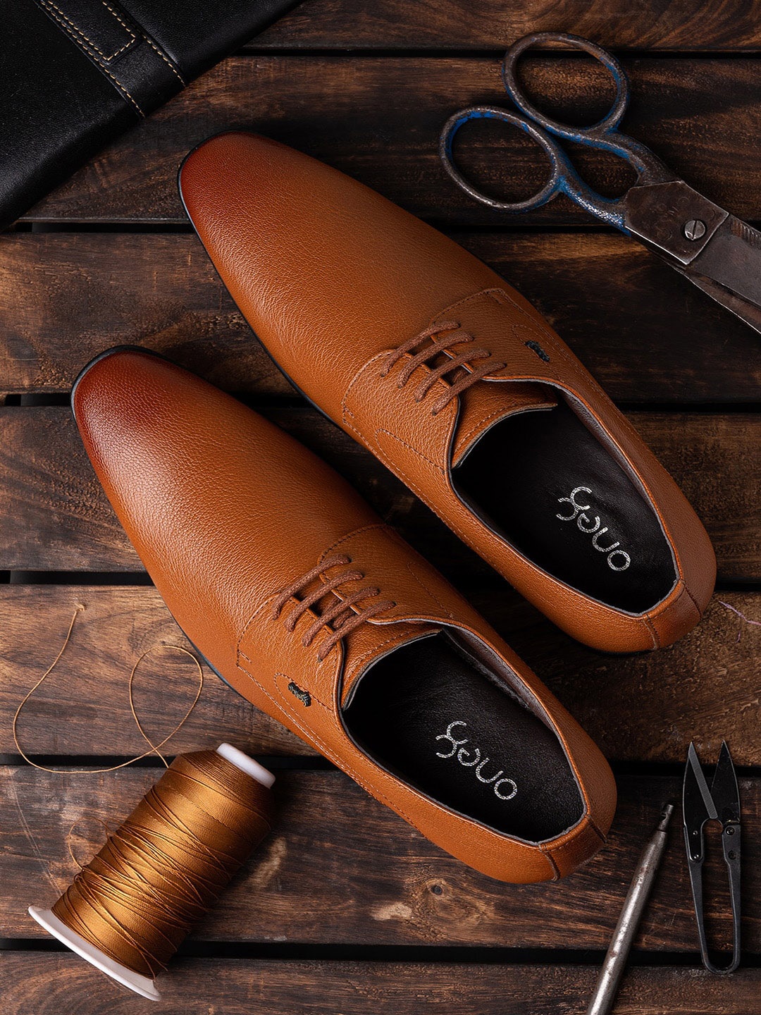 

One8 Men Tan Solid Leather Lace-Up Formal Derby Shoes