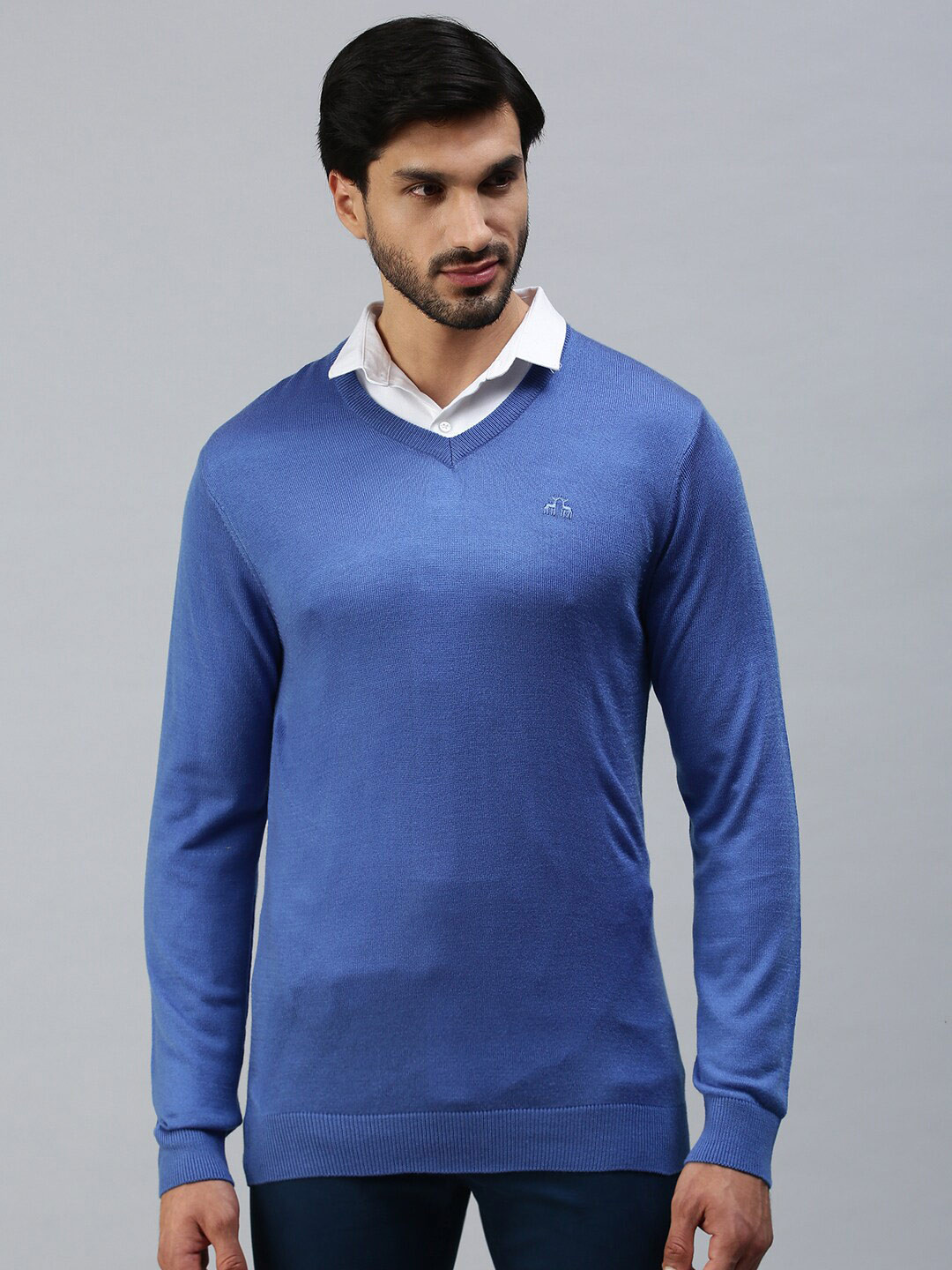 

98 Degree North Men Blue Pullover with Applique Detail