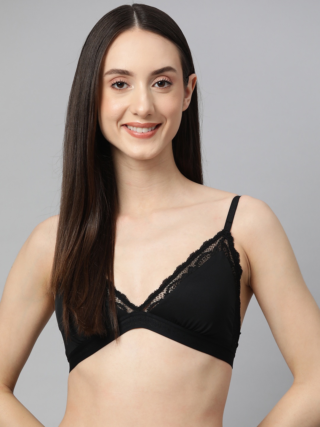 

Marks & Spencer Black Solid Removable Pad Bra