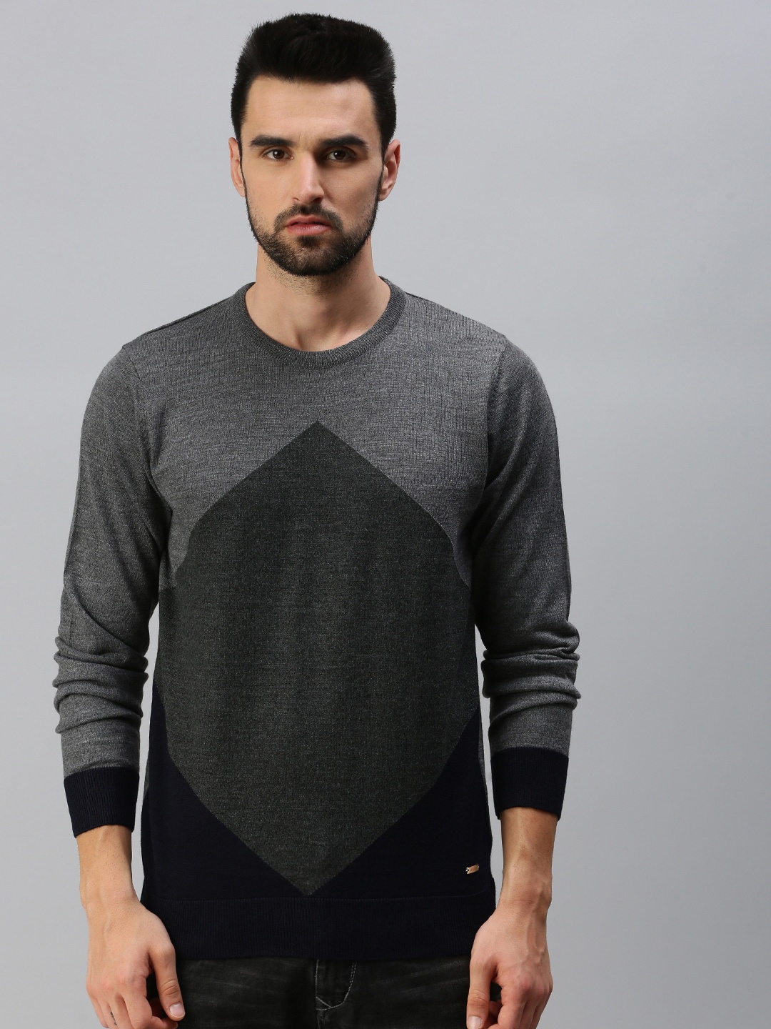 

98 Degree North Men Grey & Black Colourblocked Pullover