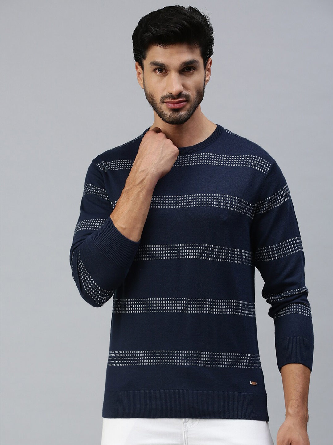 

98 Degree North Men Navy Blue Striped Pullover