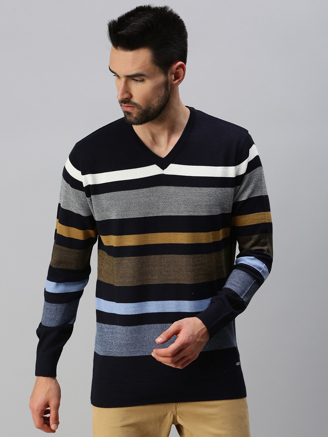 

98 Degree North Men Navy Blue & Grey Colourblocked Pullover