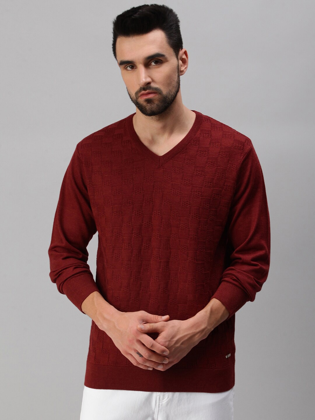 

98 Degree North Men Maroon Pullover
