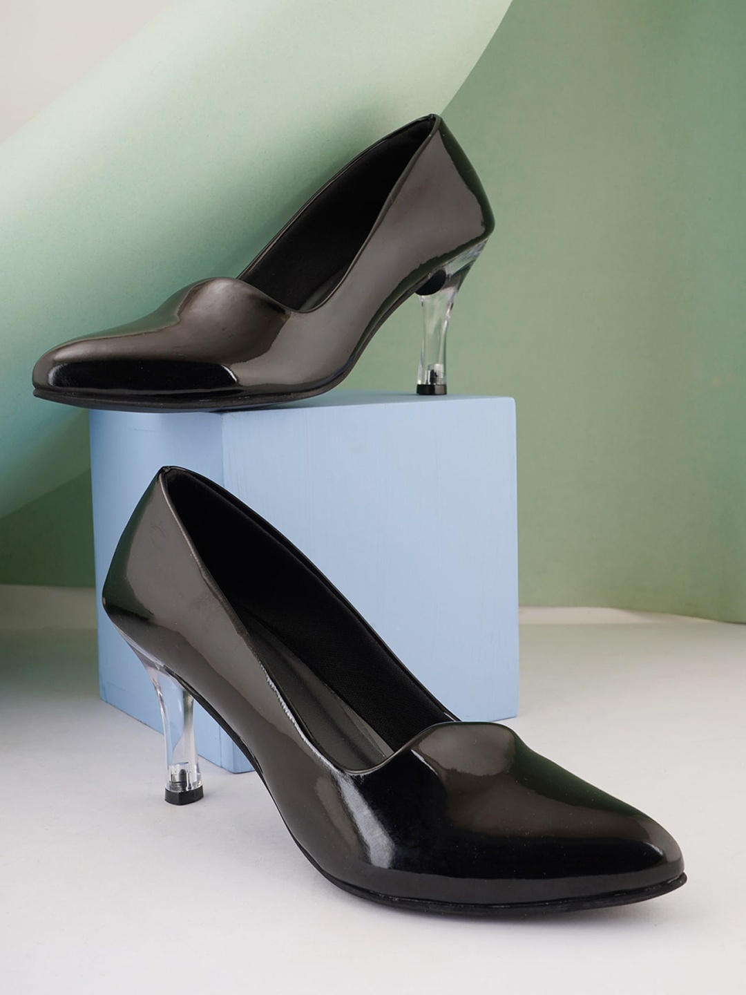

SAPATOS Black Embellished Kitten Pumps