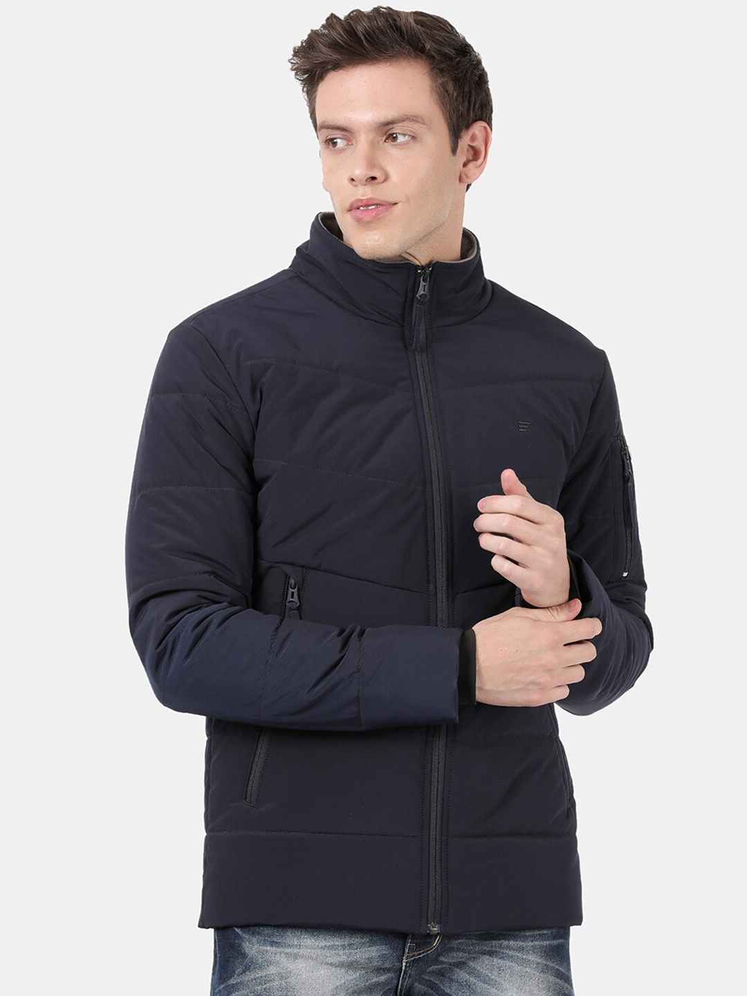 

t-base Men Navy Blue Windcheater Padded long sleeve Jacket