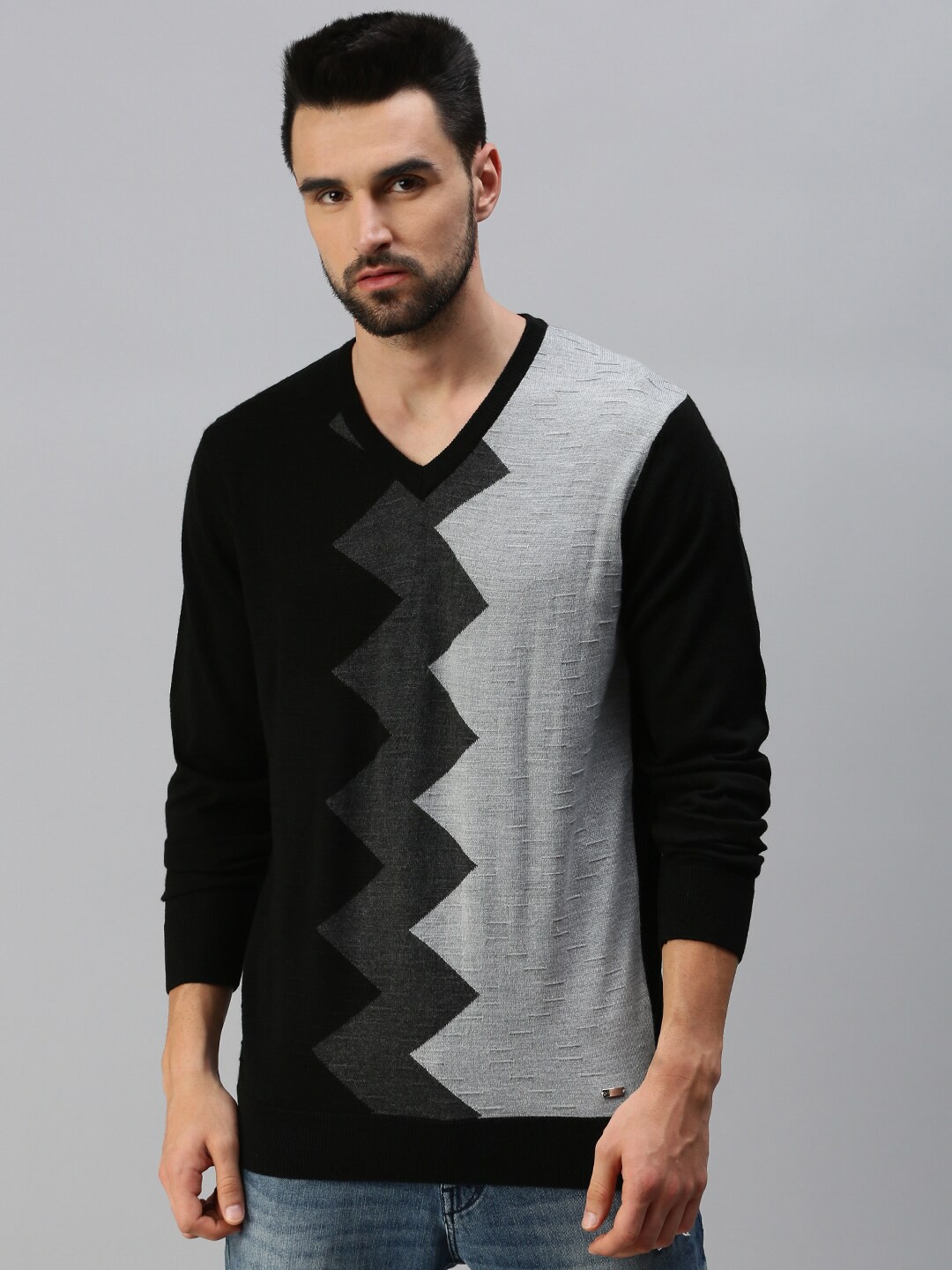 

98 Degree North Men Black & Grey Colourblocked Pullover