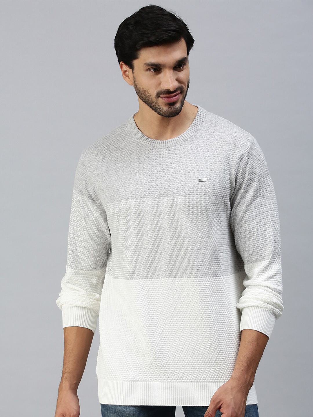 

98 Degree North Men White & Grey Striped Pullover