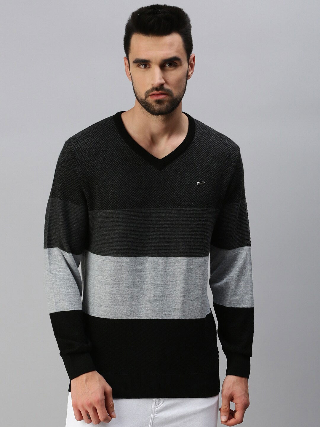 

98 Degree North Men Black & Grey Striped Pullover