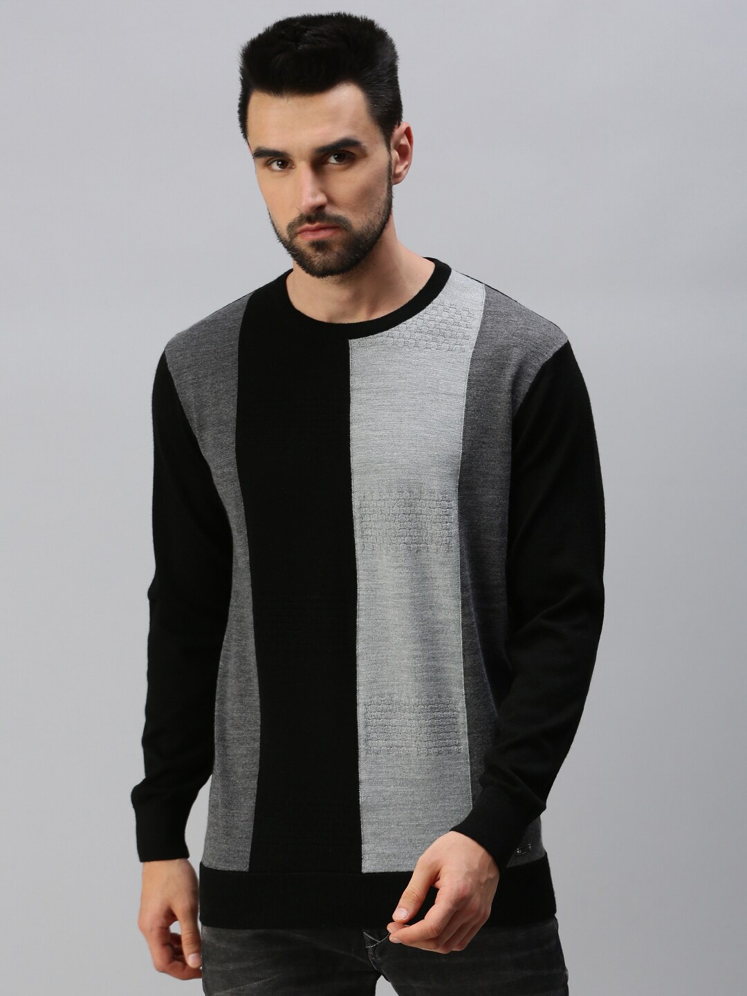 

98 Degree North Men Black & Grey Striped Pullover