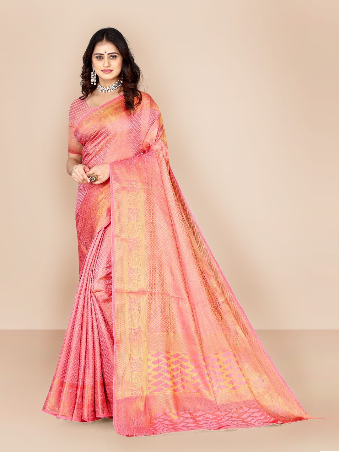 

VAIRAGEE Peach-Coloured & Gold-Toned Woven Design Zari Kanjeevaram Saree