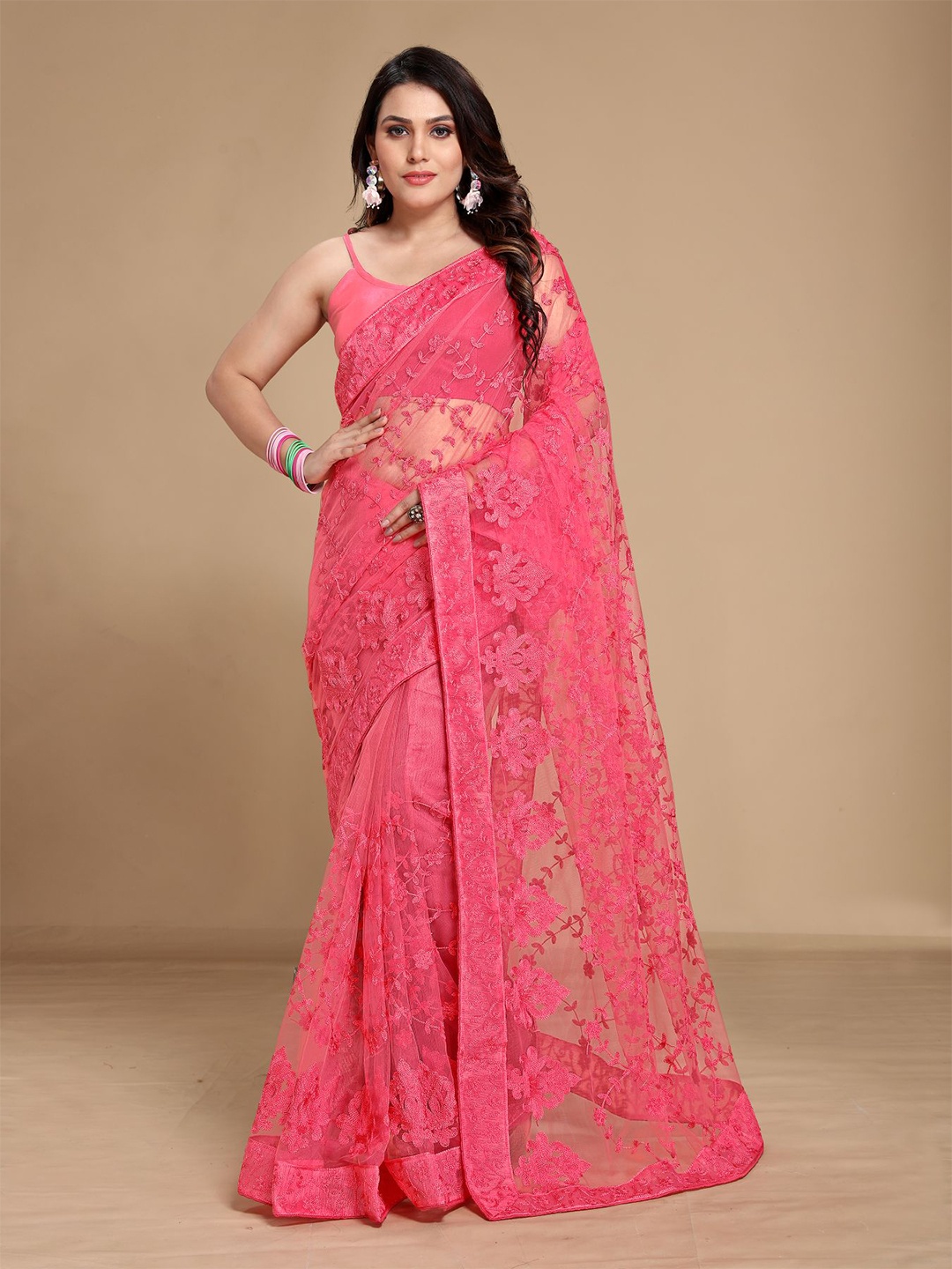 

VAIRAGEE Pink Floral Embroidered Net Saree