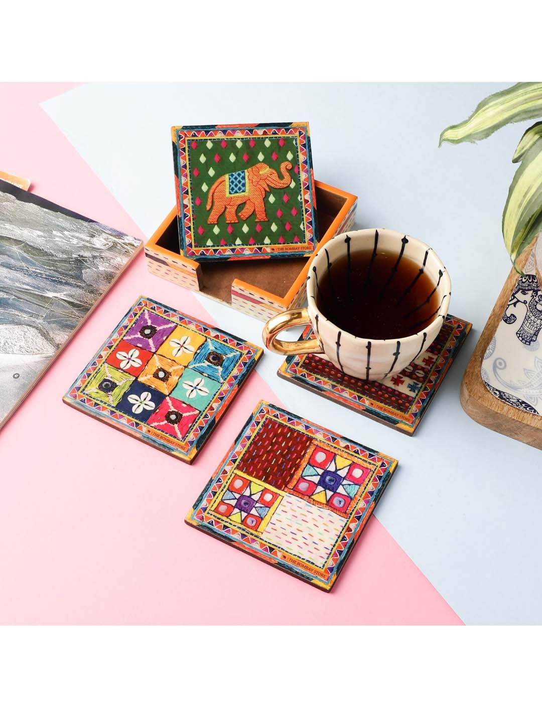 

The Decor Mart Set of 4 Kantha Printed Coasters, Red