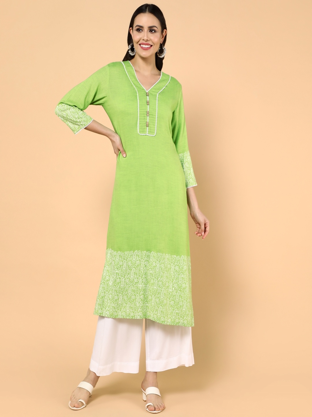 

aturabi Women Lime Green Thread Work Kurta