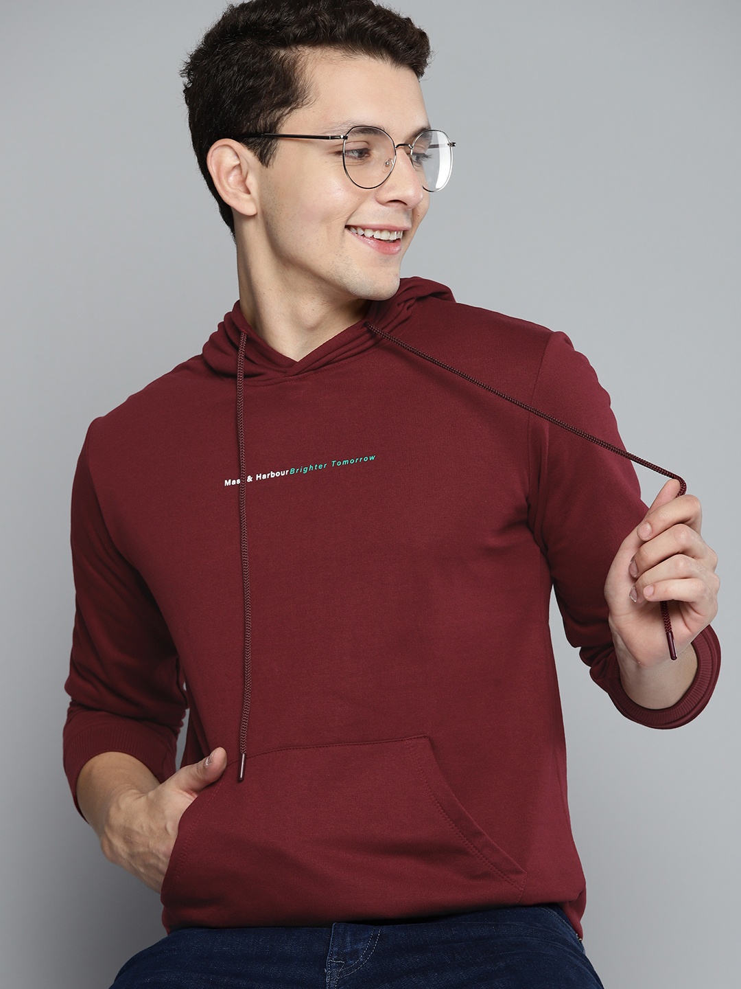 

Mast & Harbour Men Maroon Printed Hooded Sweatshirt