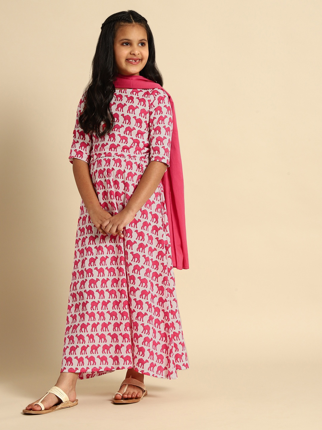 

House of Pataudi Girls Pink Animal Printed Pure Cotton Top with Skirt & Dupatta