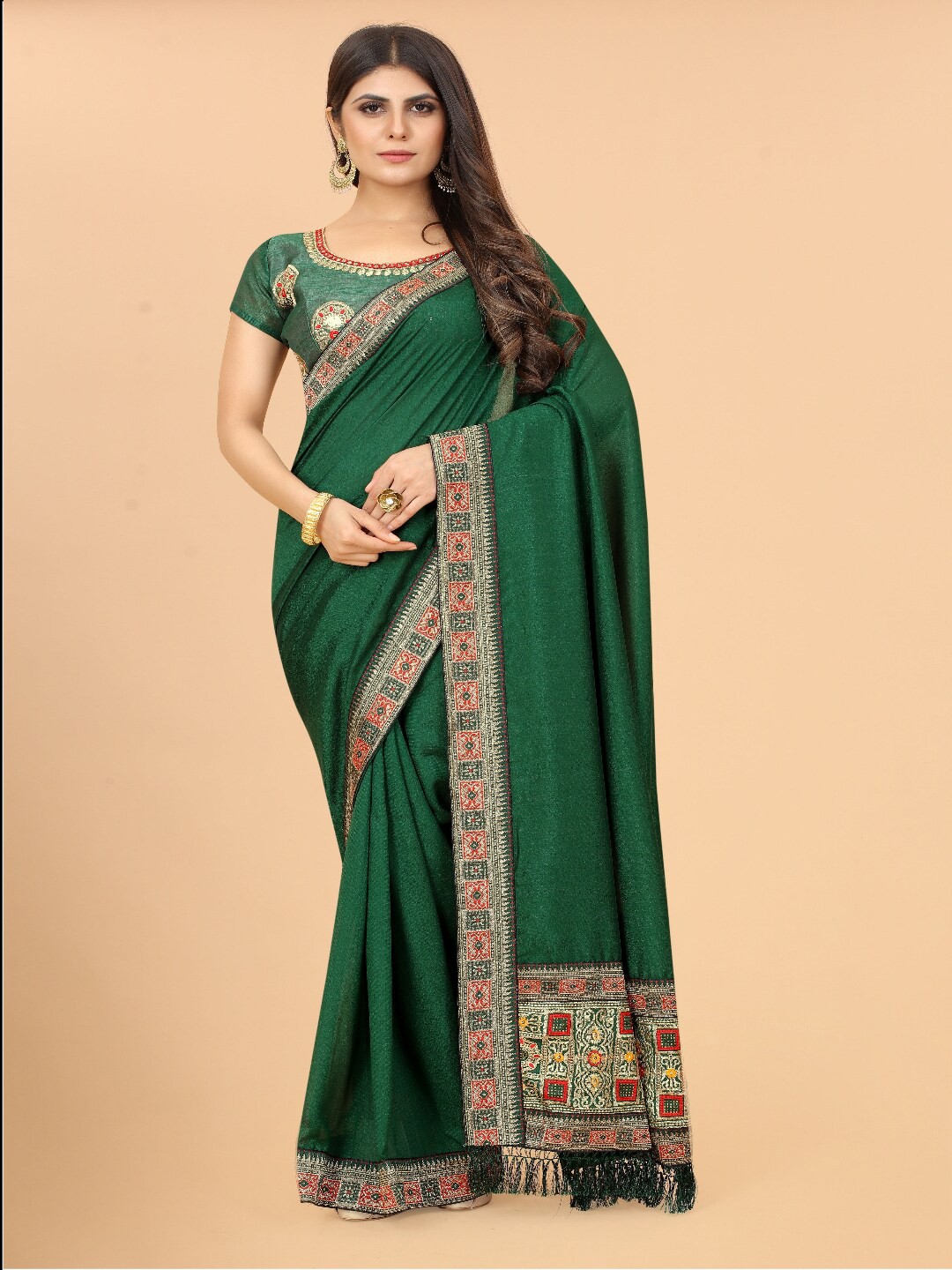 

VSaree Green & Silver-Toned Patchwork Pure Silk Bomkai silk Saree