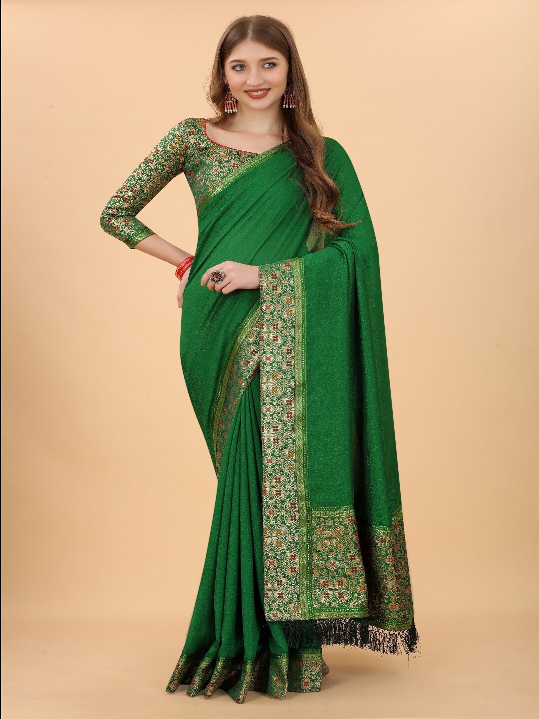 

VSaree Green & Gold-Toned Pure Silk Bomkai silk Saree