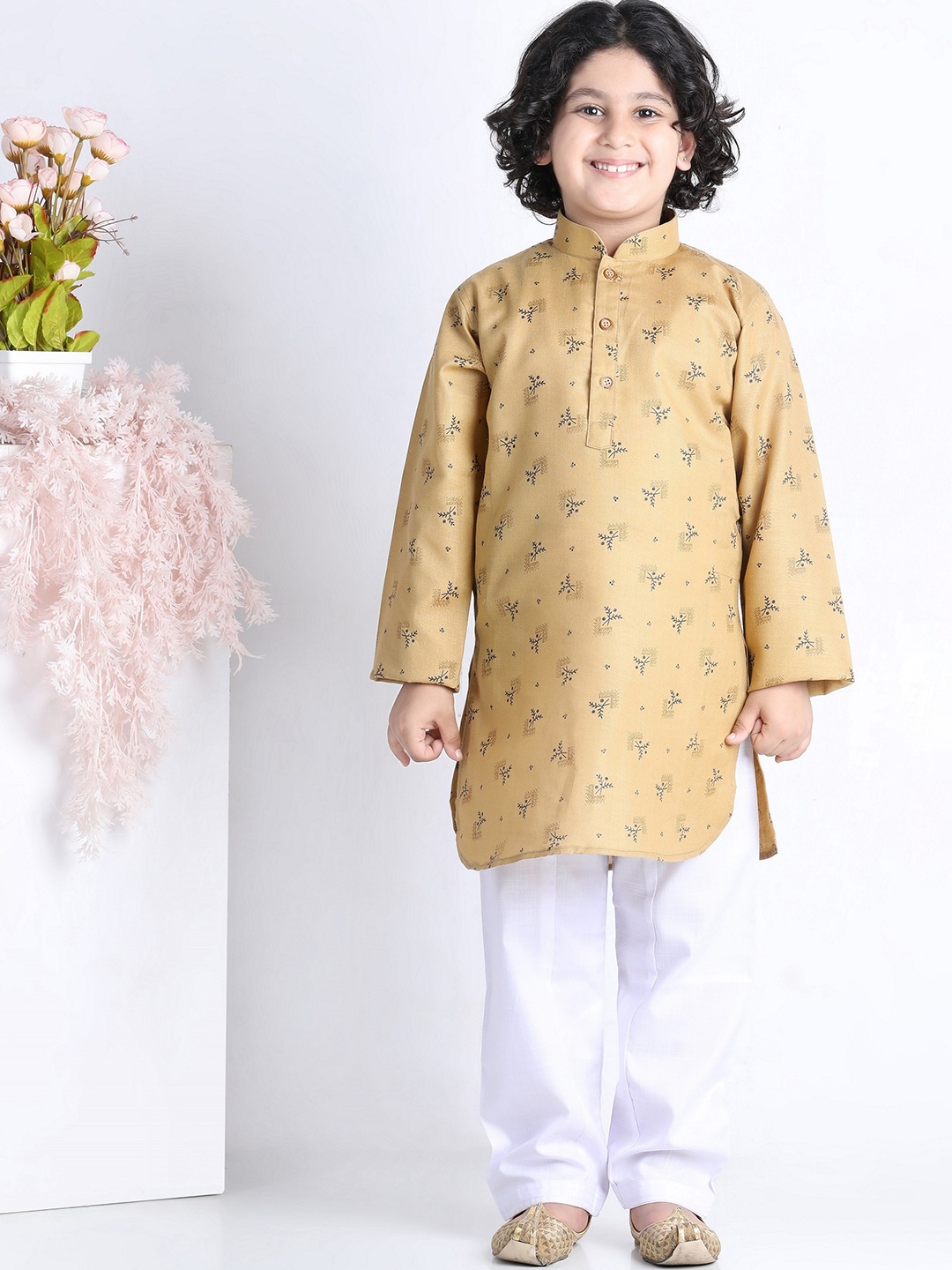 

Kidling Boys Brown Floral Kurta with Pyjamas & With Dupatta