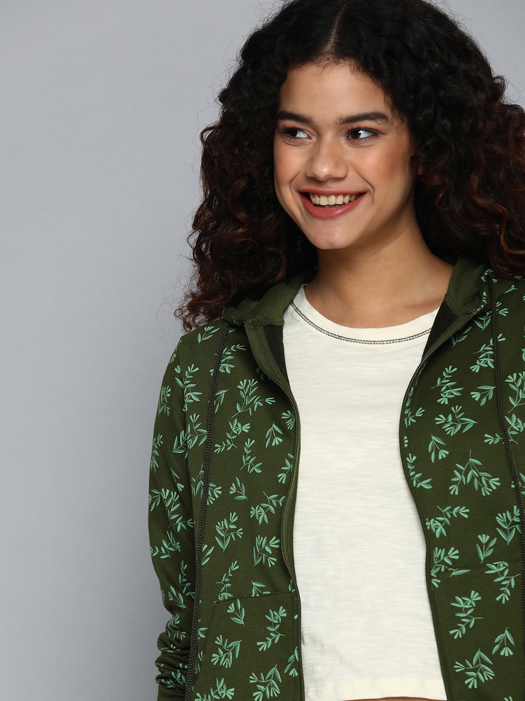 

Mast & Harbour Women Green Printed Hooded Long Sleeves Sweatshirt