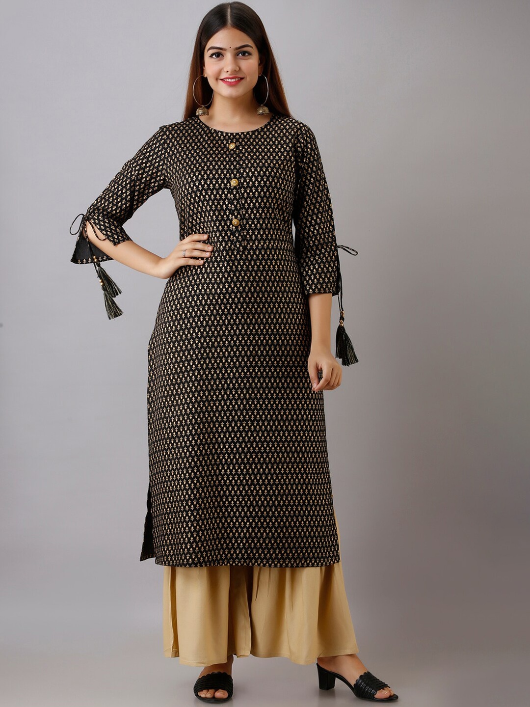 

MAUKA Women Black Ethnic Motifs Printed Kurti with Palazzos
