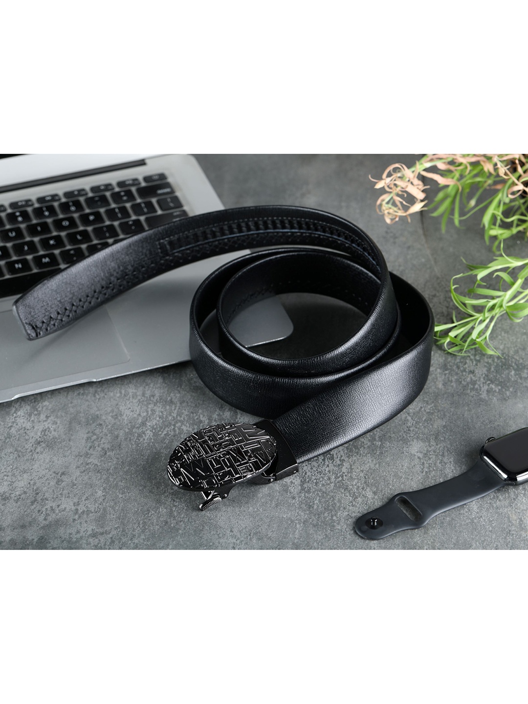 

ZORO Men Black PU Belt With Textured Buckle