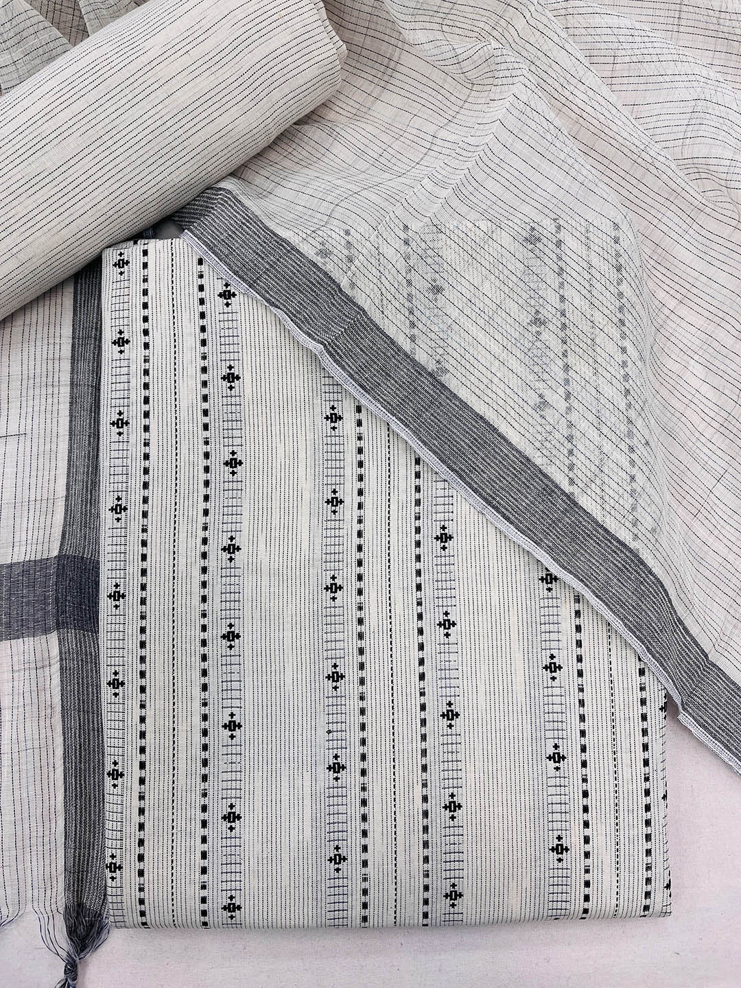 

Kvsfab Off White & Grey Unstitched Dress Material