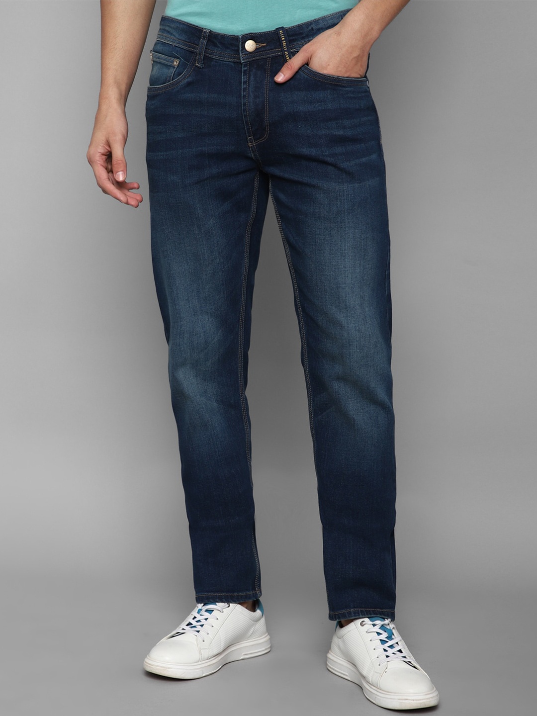 

Allen Solly Sport Men Navy Blue Skinny Fit Light Fade Jeans