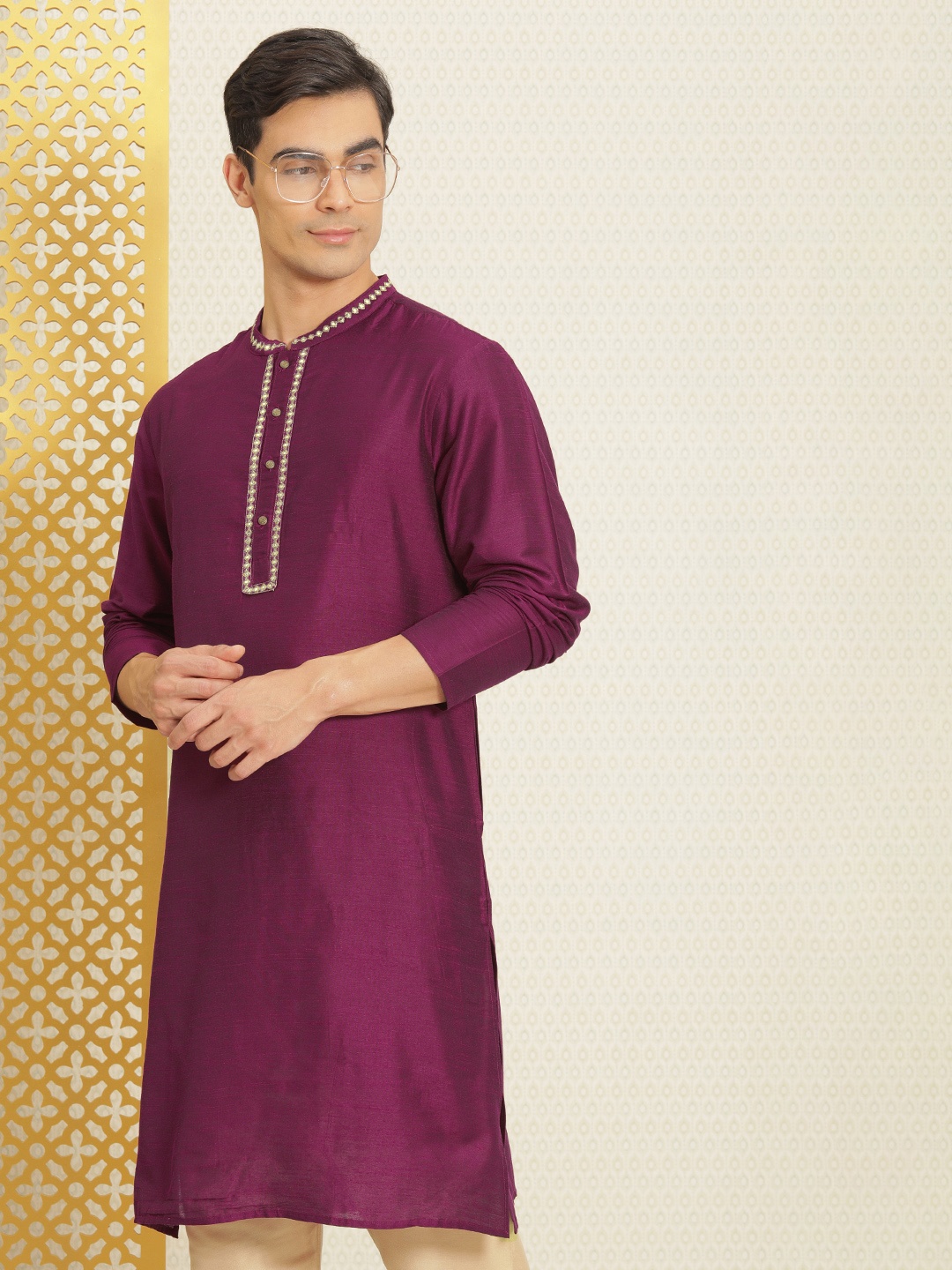 

House of Pataudi Men Fuchsia & Gold-Toned Mirror Work Straight Rozana Kurta