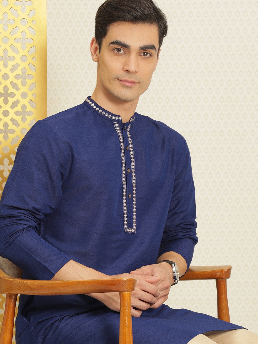 

House of Pataudi Men Blue & Gold-Toned Mirror Work Mirror Work Indigo Rozana Kurta