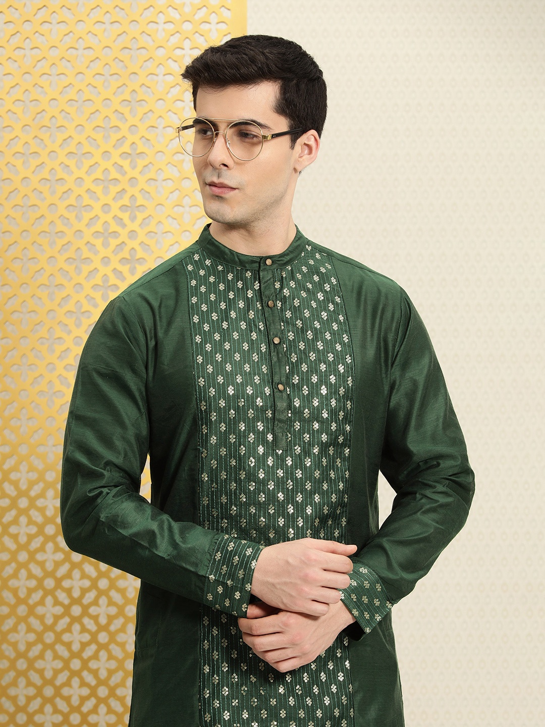 

House of Pataudi Men Embellished Jash Kurta, Green