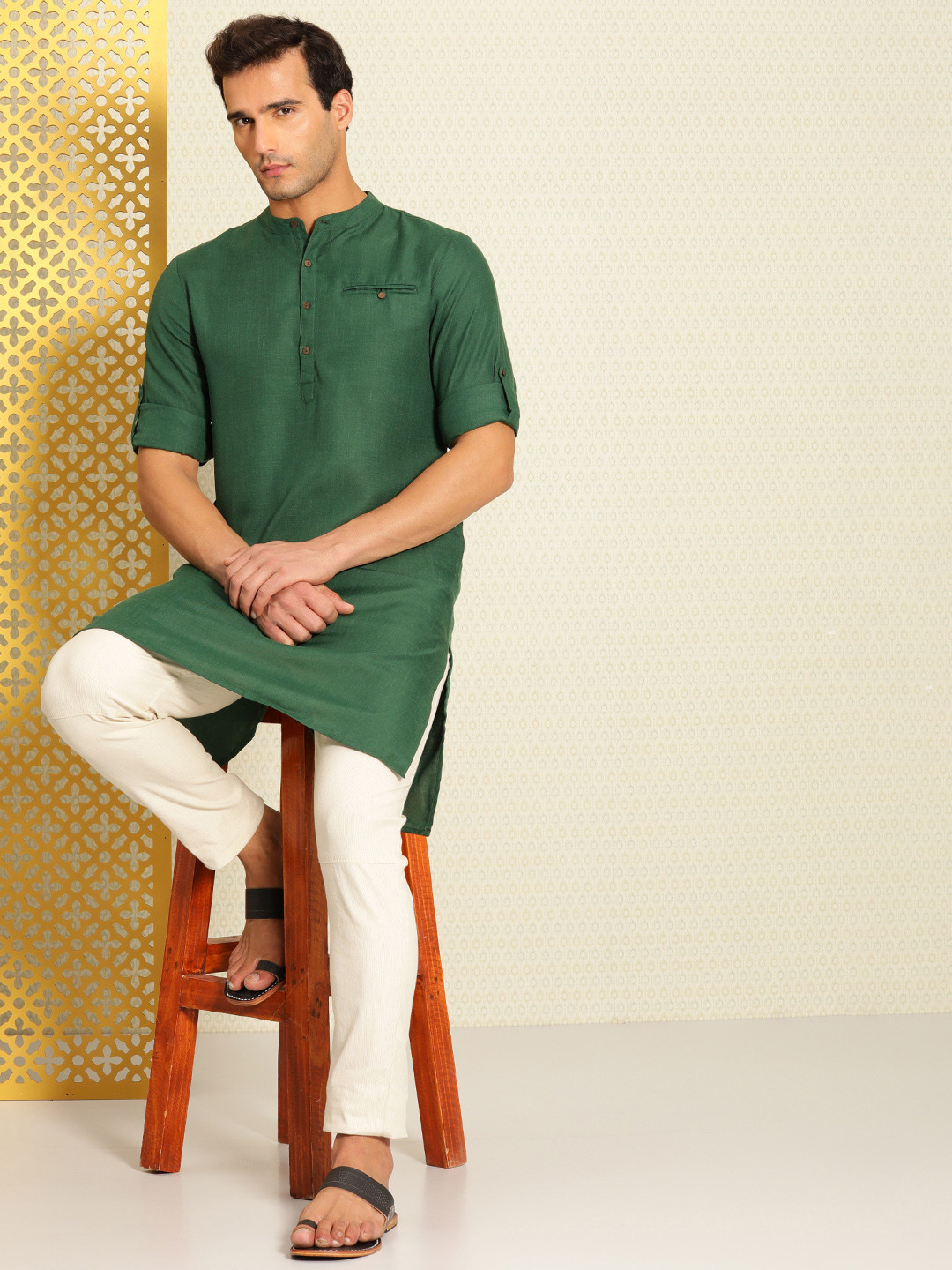 

House of Pataudi Men Solid Straight Rozana Kurta, Green