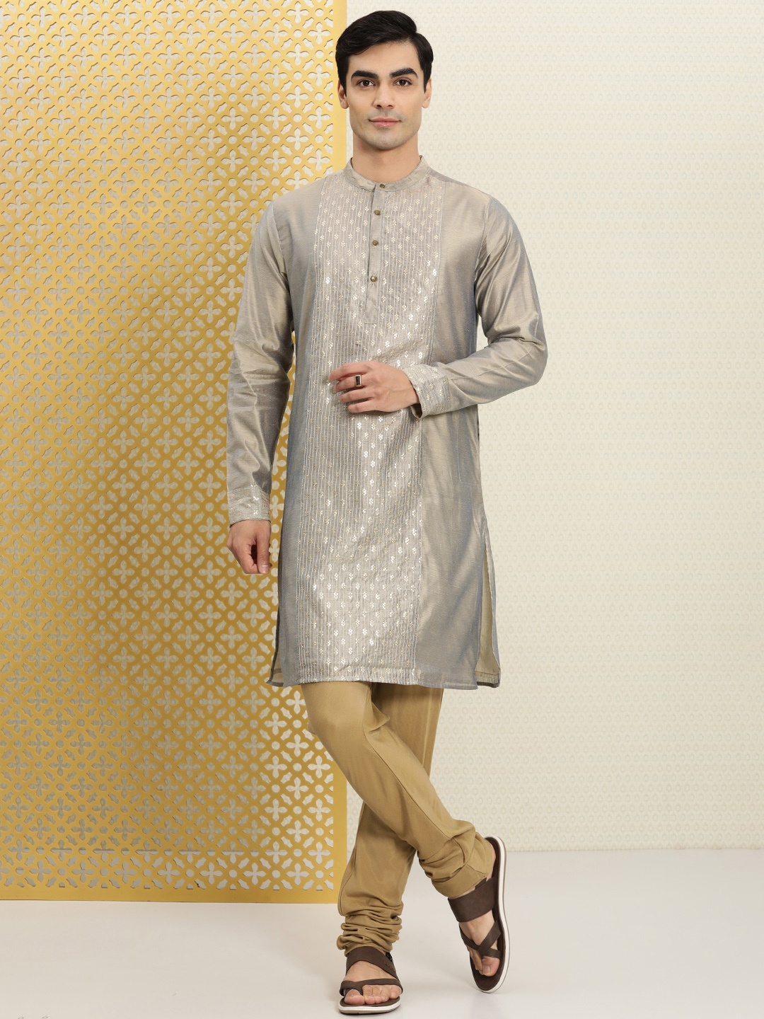 

House of Pataudi Men Grey Sequin Embellished Kurta