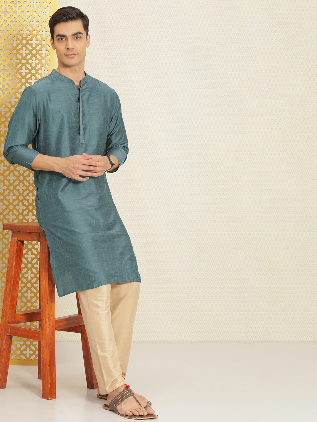 

House of Pataudi Men Grey Solid Knee Length Rozana Kurta