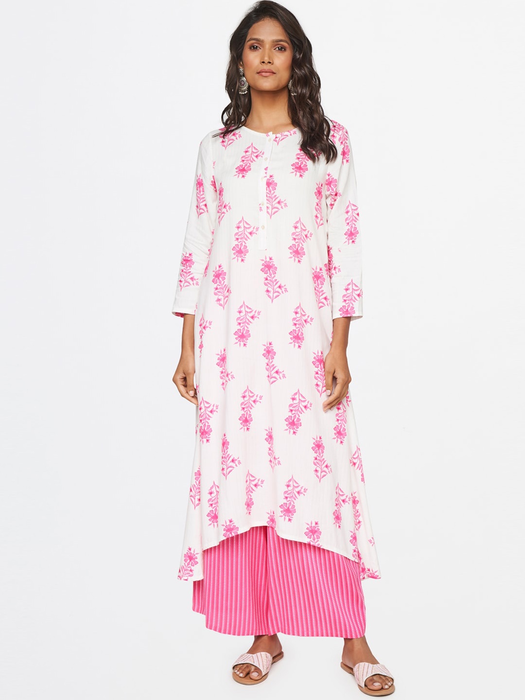

itse Women Pink Floral Printed Extended Sleeves Thread Work Kurta