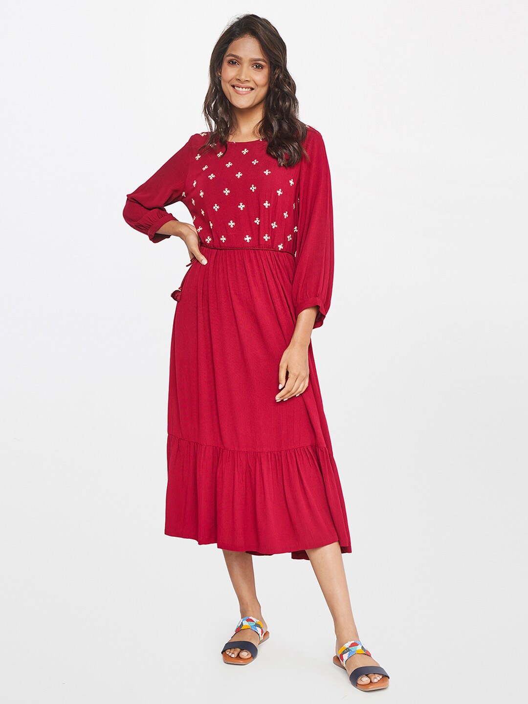 

itse Magenta Floral Midi Dress