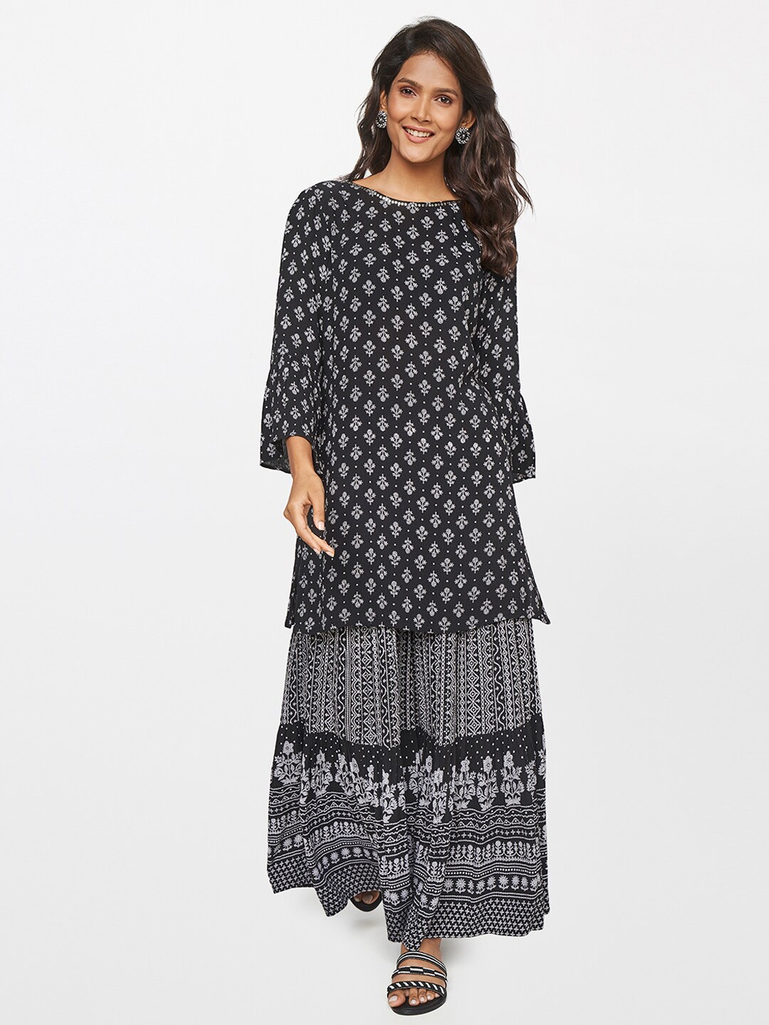 

itse Black Ethnic Motifs Maxi Dress