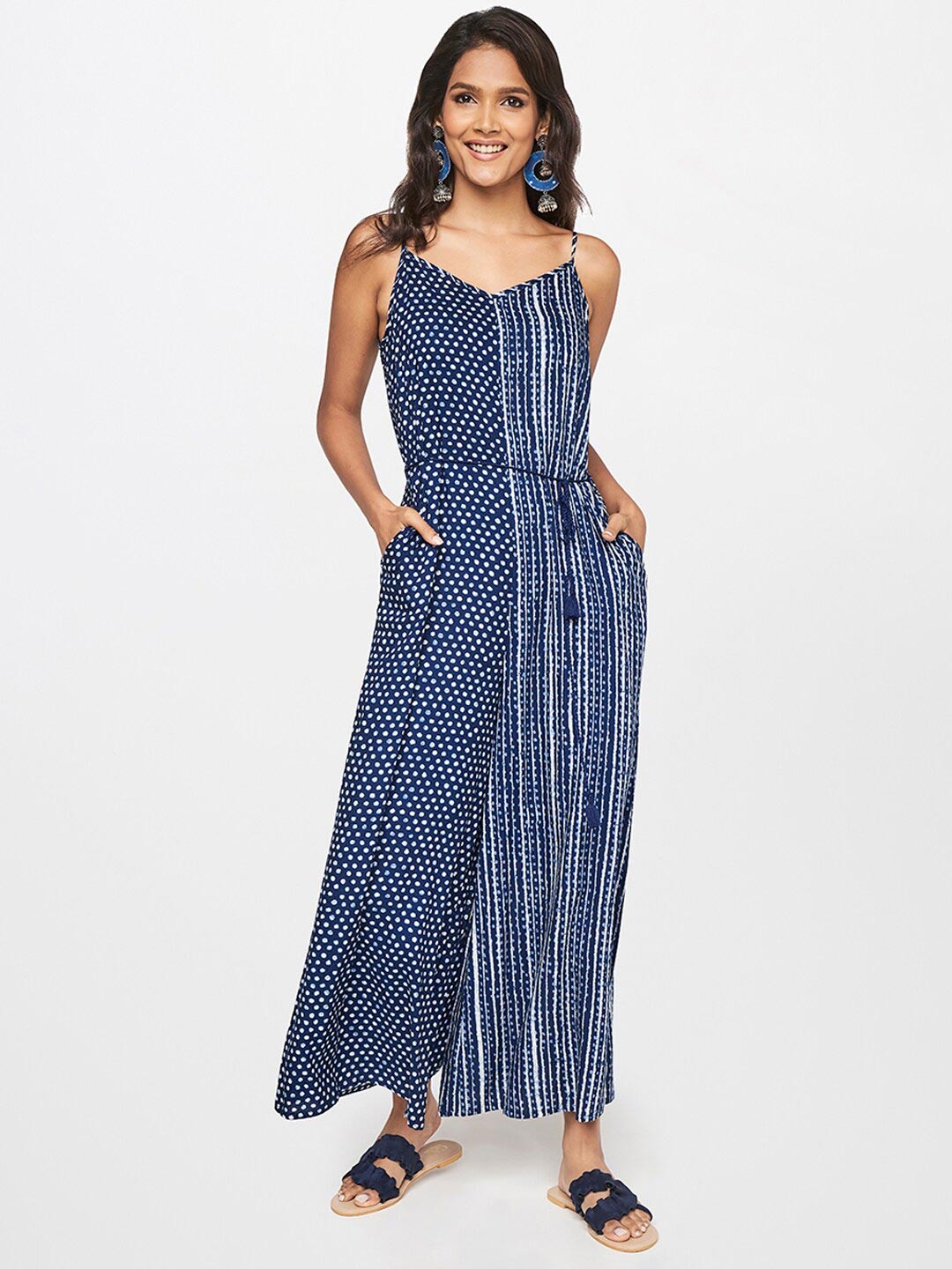 

itse Blue & White Printed Basic Jumpsuit