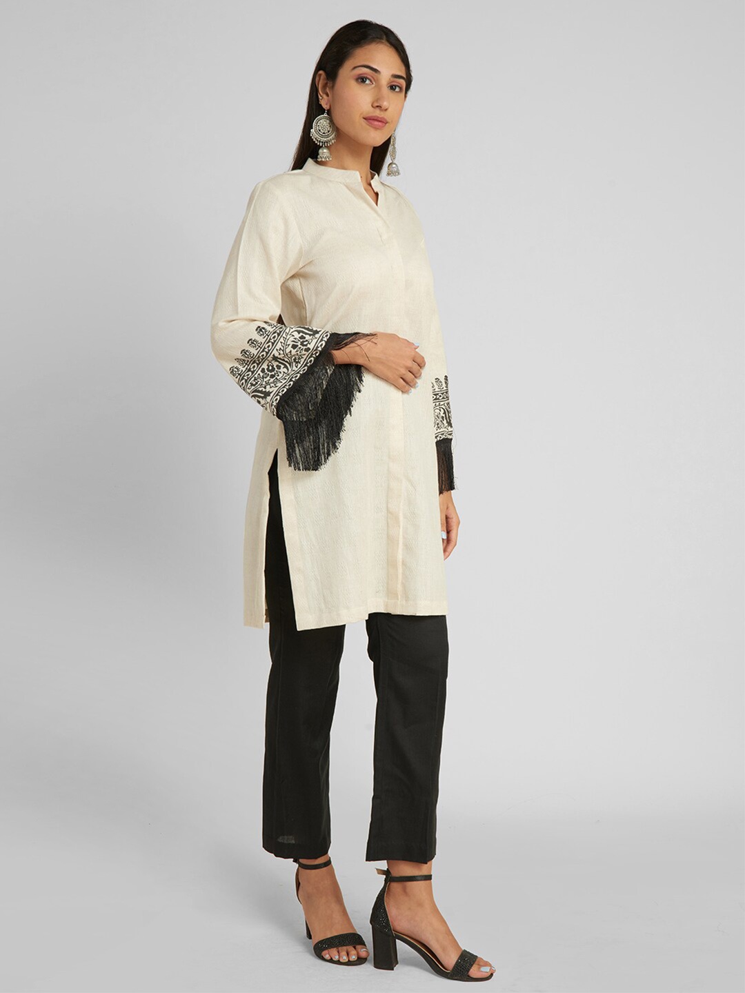 

aturabi Women Beige Bell Sleeves Kurta