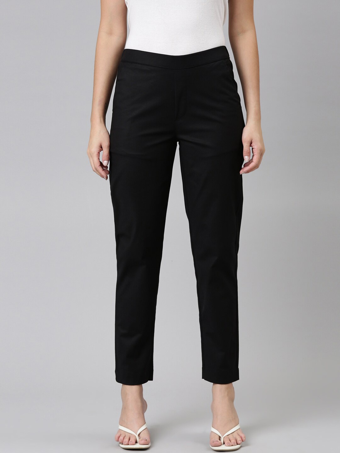 

Go Colors Women Black Solid Slim-Fit Treggings