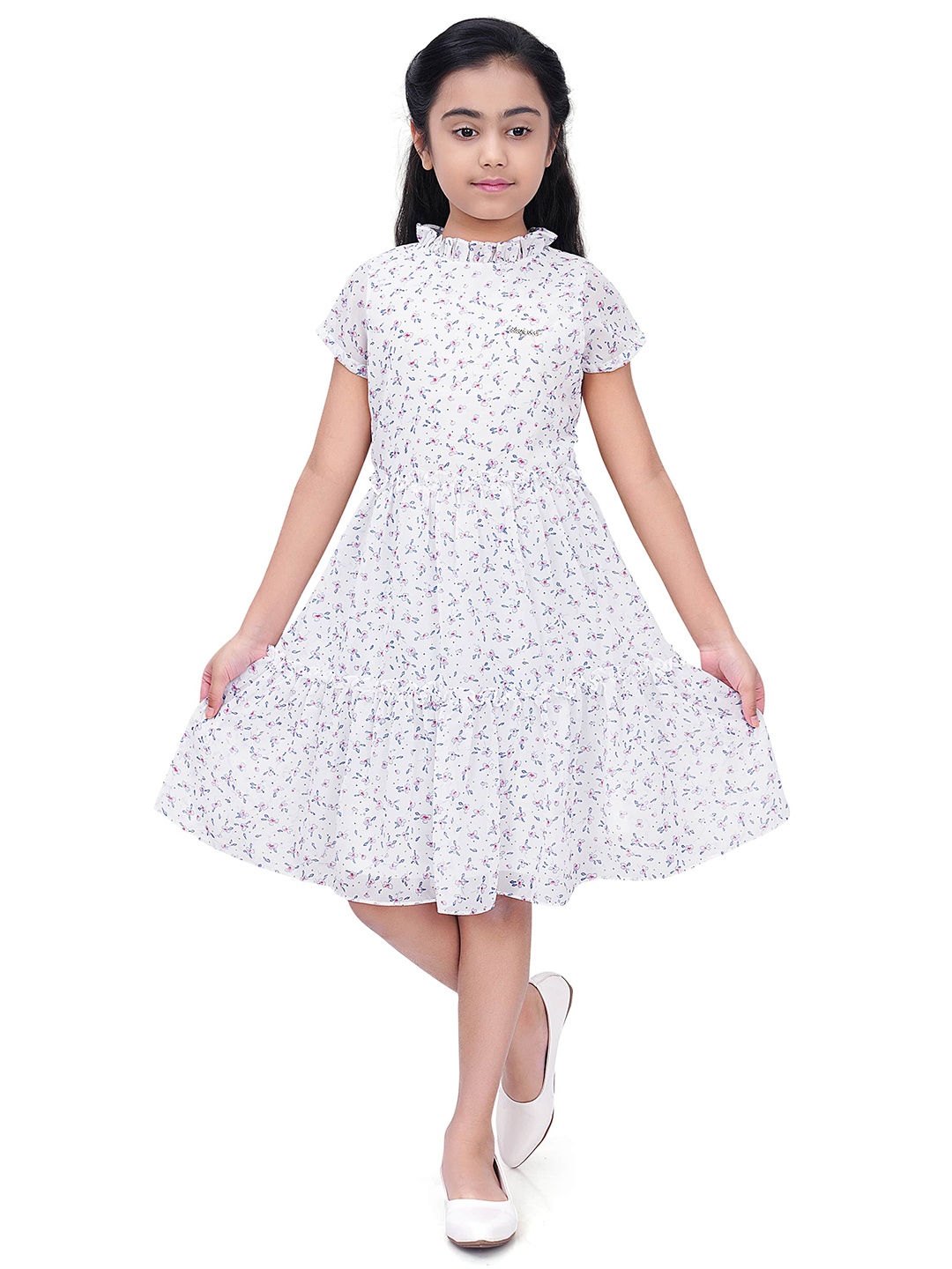 

Tiny Girl Off White Floral Dress